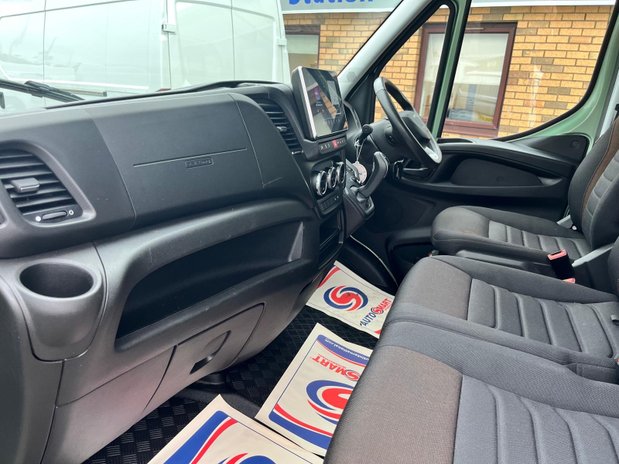 Iveco Daily 2.3 35S16A8 Business Dropside 3750 WB Hi-Matic 23