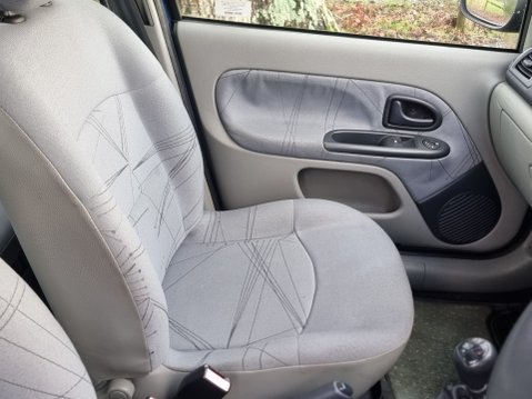 Renault Clio EXPRESSION 16V 21