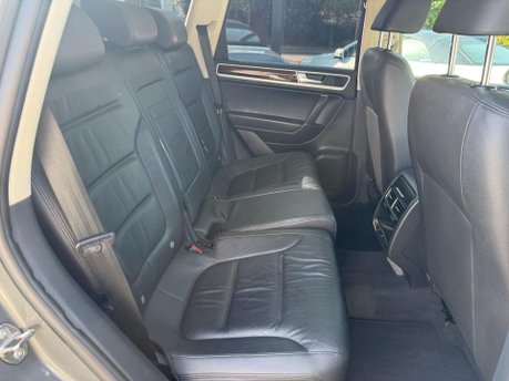 Volkswagen Touareg 3.0 TDI V6 BlueMotion Tech SE Tiptronic 4WD Euro 6 (s/s) 5dr 22
