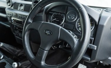 Land Rover Defender 90 XS 9