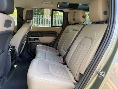 Land Rover Defender HSE MHEV 25