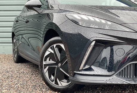 MG MG4 EV 64kWh TROPHY