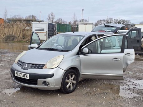 Nissan Note 1.6 16v SE Hatchback 5dr Petrol Automatic (166 g/km, 109 bhp) 8