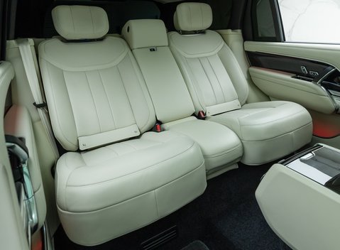 Land Rover Range Rover D350 AUTOBIOGRAPHY LWB 17