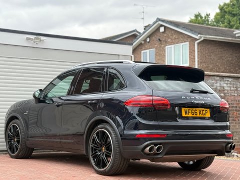 Porsche Cayenne 4.2 TD V8 S TiptronicS 4WD Euro 6 (s/s) 5dr 3