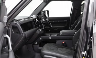 Land Rover Defender 110 V8 17