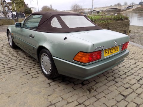 Mercedes-Benz SL Series 500SL-32 48