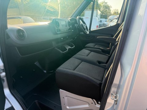 Mercedes-Benz Sprinter 2.0 319 CDI HD Premium Panel Van 5dr Diesel G-Tronic RWD L2 H2 Euro 6 (s/s) 10