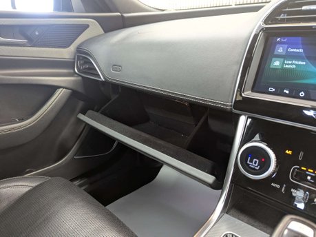 Jaguar XE 2.0 XE R-Dynamic S D Auto 4dr 71