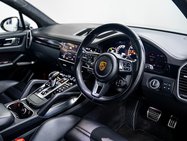 Porsche Cayenne 4.0T V8 GPF Turbo SUV 5dr Petrol TiptronicS 4WD Euro 6 (s/s) (550 ps) 2
