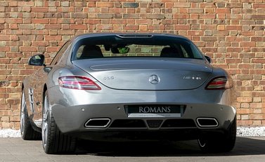 Mercedes-Benz SLS AMG 3
