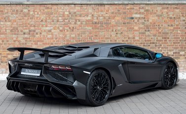 Lamborghini Aventador SV LP 750-4 Coupe 9