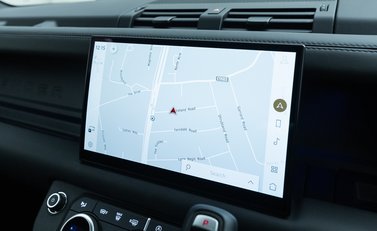 Land Rover Defender 110 V8 18