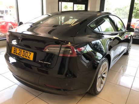 Tesla Model 3 LONG RANGE AWD 45,000m black vegan leather, 19 inch alloys 4