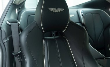 Aston Martin Virage 11