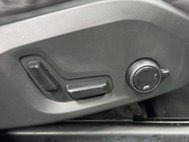 Volvo XC60 2.0 D4 R-Design Pro SUV 5dr Diesel Auto AWD Euro 6 (s/s) (190 ps) 33