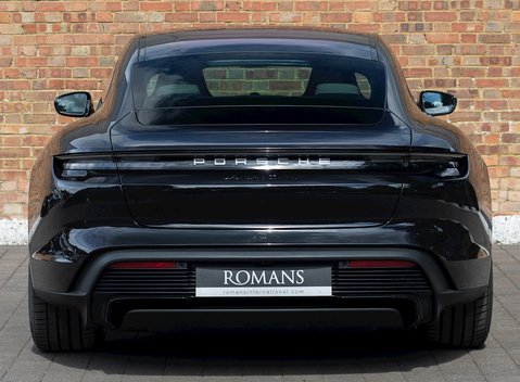 Porsche Taycan Turbo 5