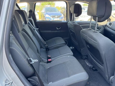 Renault Scenic 1.6 VVT Dynamique TomTom Euro 5 5dr 23