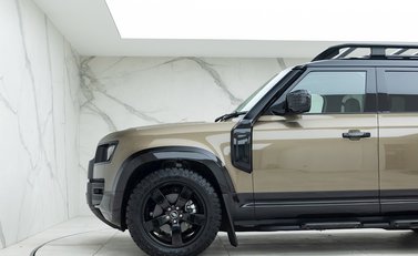 Land Rover Defender 110 D250 First Edition 31