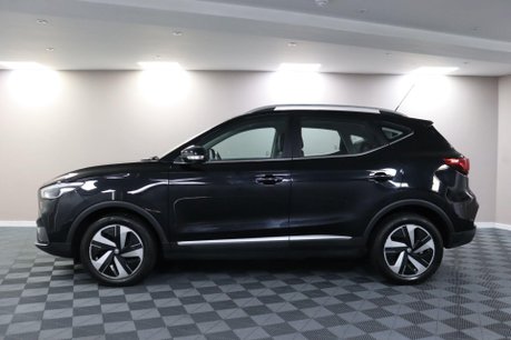 MG ZS TROPHY 18