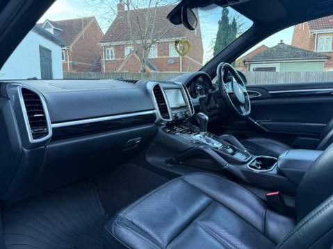 Porsche Cayenne 3.0 TD V6 Tiptronic 4WD Euro 5 (s/s) 5dr 35