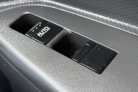 Isuzu Grafter N35.125T Dropside Truck 29