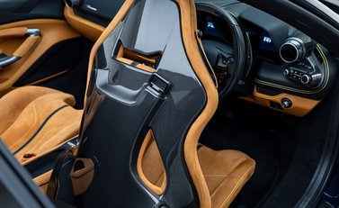 Ferrari F8 SPIDER 22