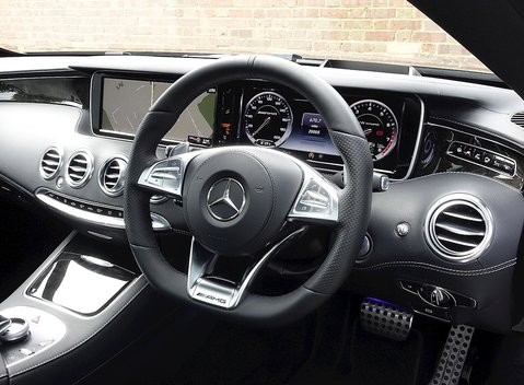 Mercedes-Benz S63 AMG Coupe 23