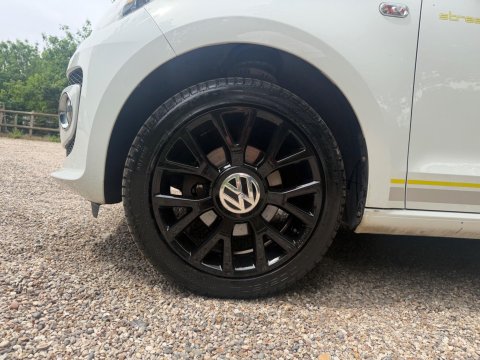Volkswagen Up 1.0 Street up! Euro 6 3dr 17