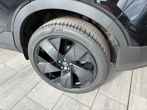 Volvo XC40 2.0 B4 MHEV Plus Black Edition DCT Auto Euro 6 (s/s) 5dr 18