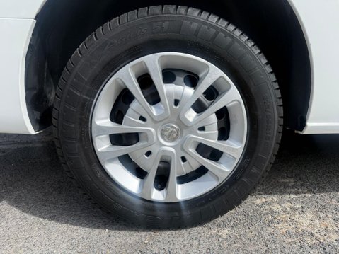 Vauxhall Vivaro L2H1 2900 SPORTIVE S/S 12