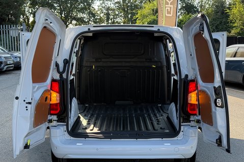 Toyota Proace City L1 DESIGN - NO VAT - AUTO - 1.5 DIESEL - REVERSE CAM - CARPLAY 15