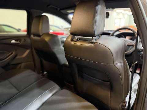 Ford Focus 2.3T EcoBoost RS Hatchback 5dr Petrol Manual AWD Euro 6 (s/s) (350 ps) 44