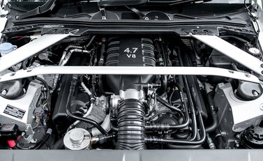 Aston Martin Vantage GT8 29