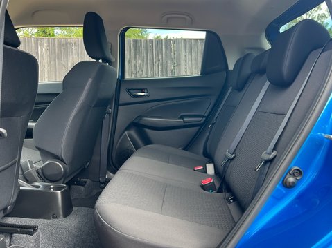 Suzuki Swift SZ5 DUALJET ALLGRIP MHEV 9