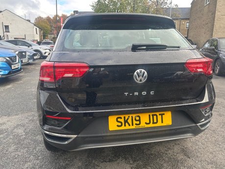 Volkswagen T-Roc SE TSI 8