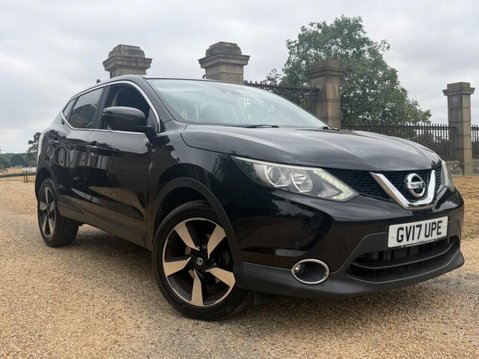 Nissan Qashqai 1.2 DIG-T N-Connecta SUV 5dr Petrol XTRON Euro 6 (s/s) (115 ps) FSH & 2X OR 4