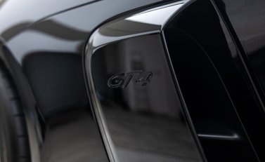Porsche Cayman GT4 (718) 40