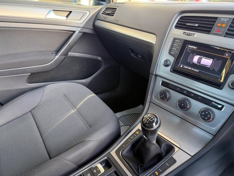 Volkswagen Golf 1.6 TDI BlueMotion Tech Match Euro 5 (s/s) 5dr 17