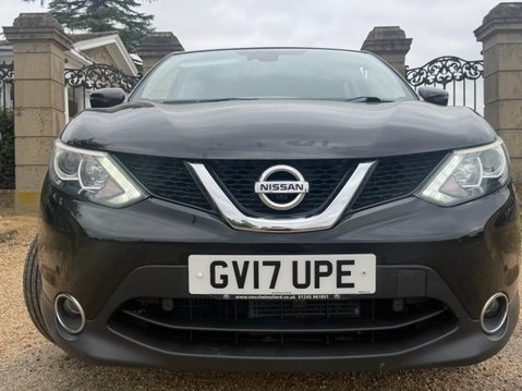 Nissan Qashqai 1.2 DIG-T N-Connecta SUV 5dr Petrol XTRON Euro 6 (s/s) (115 ps) FSH & 2X OR 2