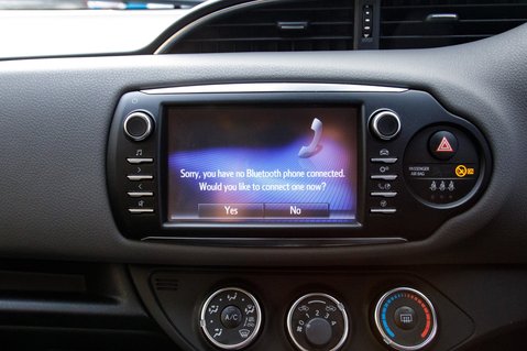 Toyota Yaris VVT-I ICON TECH 26