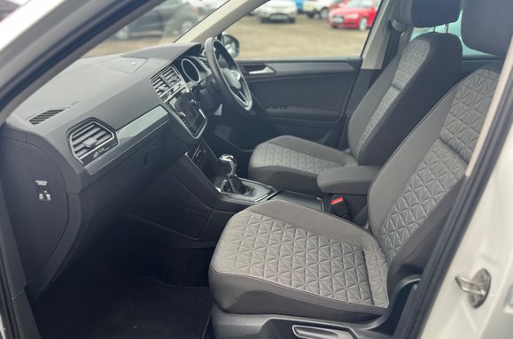 Volkswagen Tiguan LIFE 1.5 TSI DSG AUTOMATIC 26