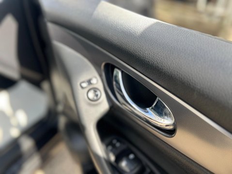 Nissan Qashqai 1.5 dCi N-Connecta Euro 6 (s/s) 5dr 36
