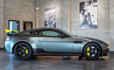Aston Martin V8 Vantage AMR 3