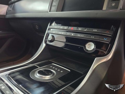Jaguar XF 2.0i R-Sport Sportbrake Auto Euro 6 (s/s) 5dr 31
