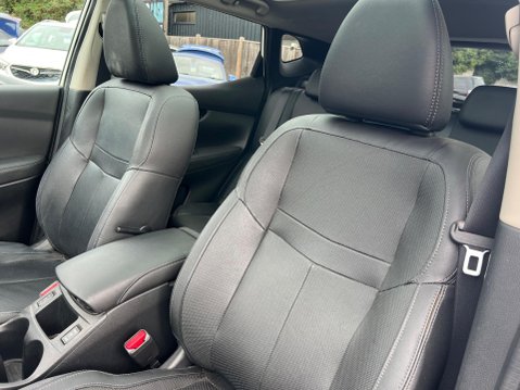 Nissan Qashqai 1.6 dCi Tekna XTRON 2WD Euro 5 (s/s) 5dr 26