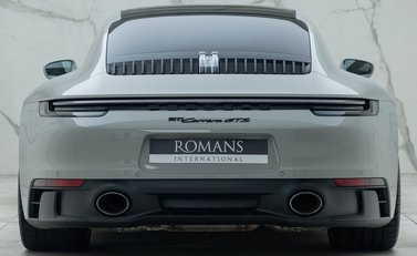 Porsche 911 Carrera GTS (992) 8