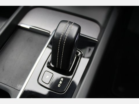 Volvo XC60 RECHARGE T6 R-DESIGN AWD 22
