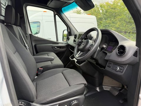 Mercedes-Benz Sprinter 2.0 319 CDI HD Premium Panel Van 5dr Diesel G-Tronic RWD L2 H2 Euro 6 (s/s) 9