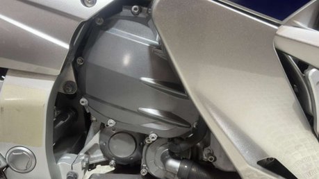 Yamaha FJR1300 ABS 2008 ONLY 22K NEW MOT SERVICED FULL LUGGAGE COMMUTER TOURER BIKE 21